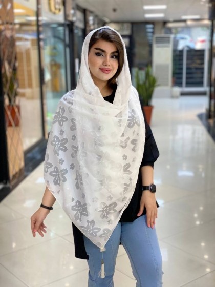 شال یاخما طرح گل منگوله دار کد 477