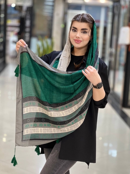 شال نخی سوزنی منگوله دار کد 1005