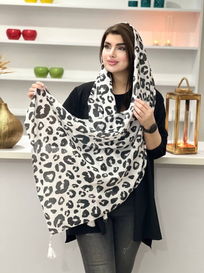شال نخی سفید مشکی منگوله دار کد1073