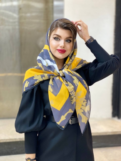 روسری حریر کرپ دور دست دوزکد 276