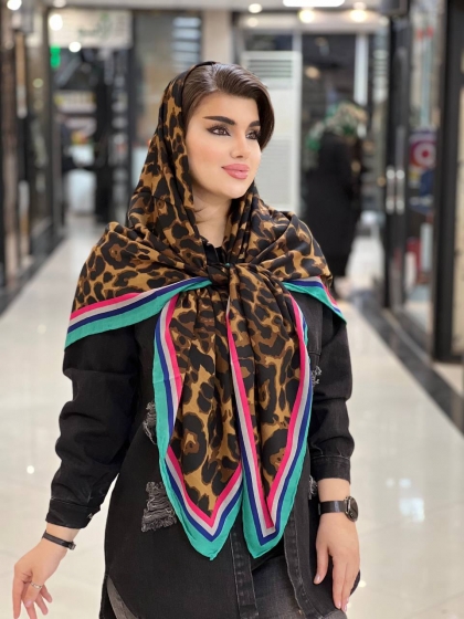 روسری گارزا پلنگی دور دست دوز کد 859