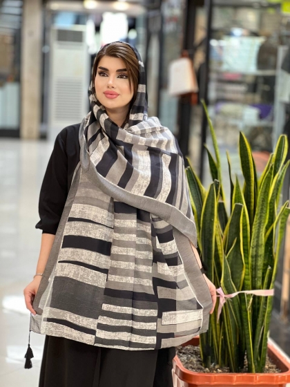شال نخی سفید مشکی منگوله دار کد1036