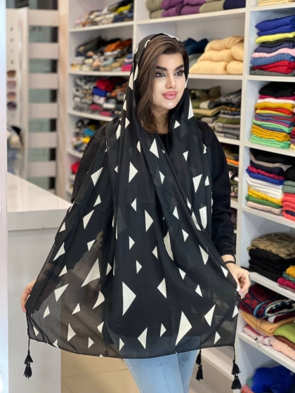شال نخی طرح پروانه و مثلث منگوله دار کد785